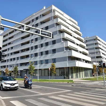 Lägenhet M&t With Garage,near The Old Town