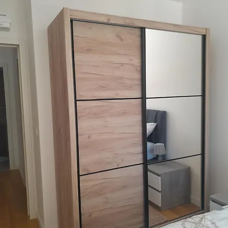 M&t With Garage,near The Old Town Apartamento *