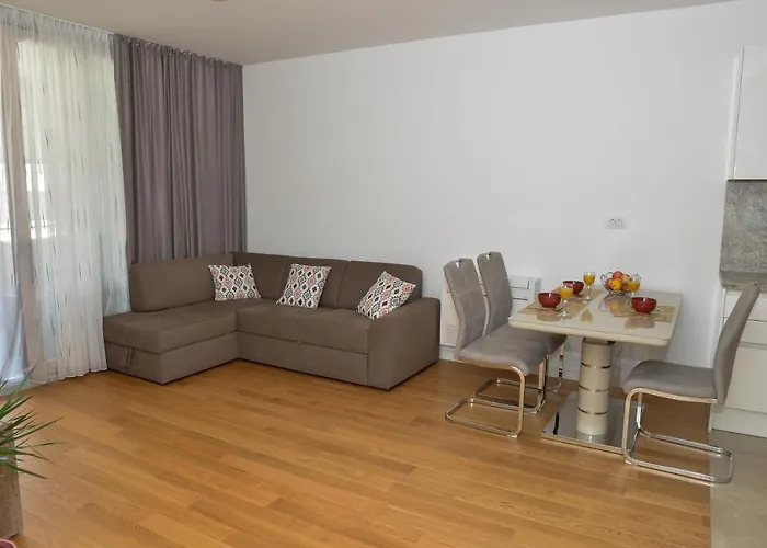 M&t With Garage,near The Old Town Zadar