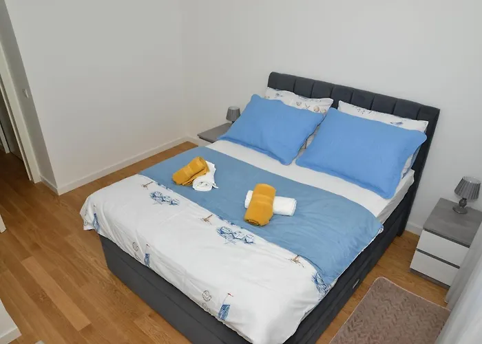 M&t With Garage,near The Old Town