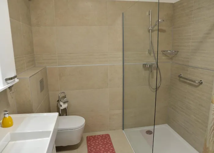 Daire M&t With Garage,near The Old Town