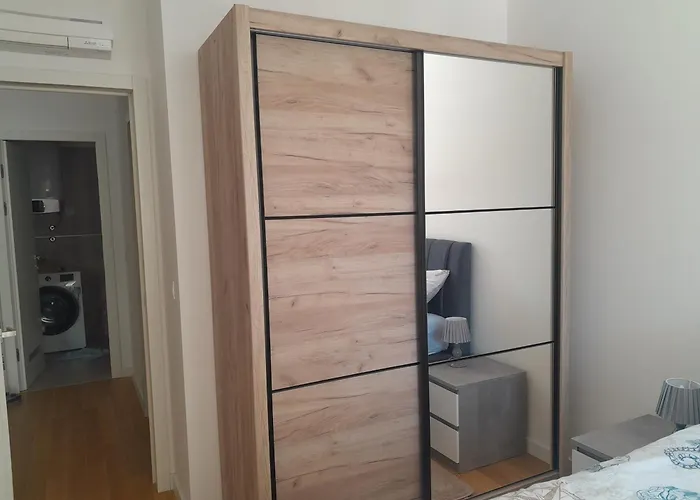 M&t With Garage,near The Old Town Daire *